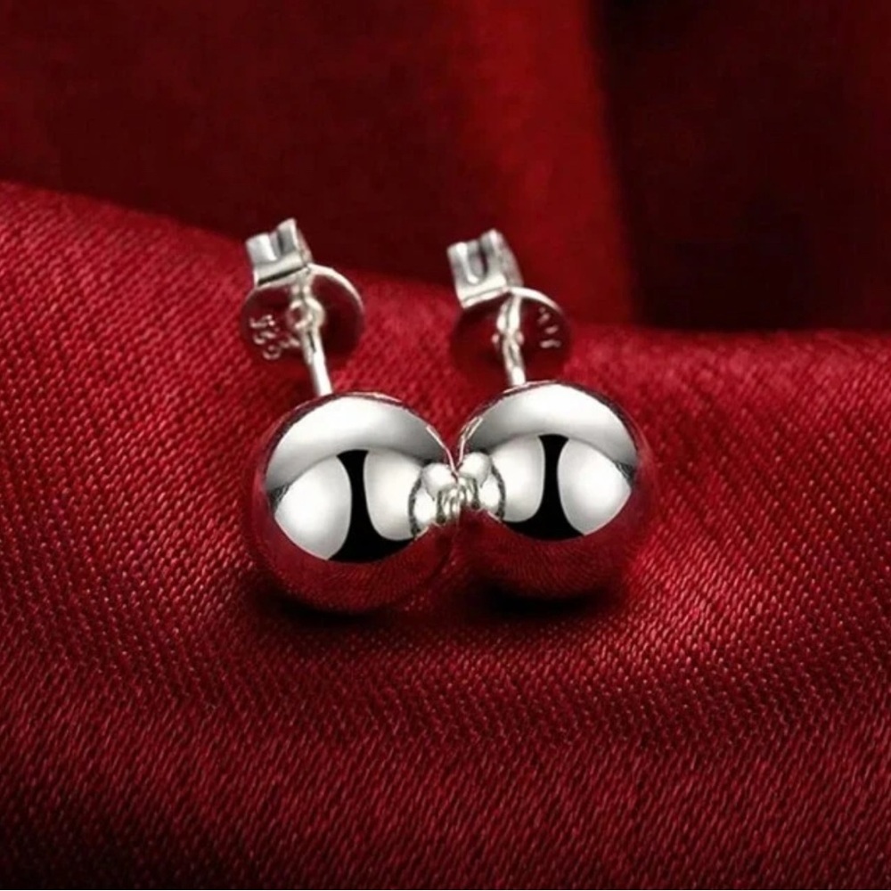 Elegant 925 Silver Stud Earrings - Picture 5 of 7